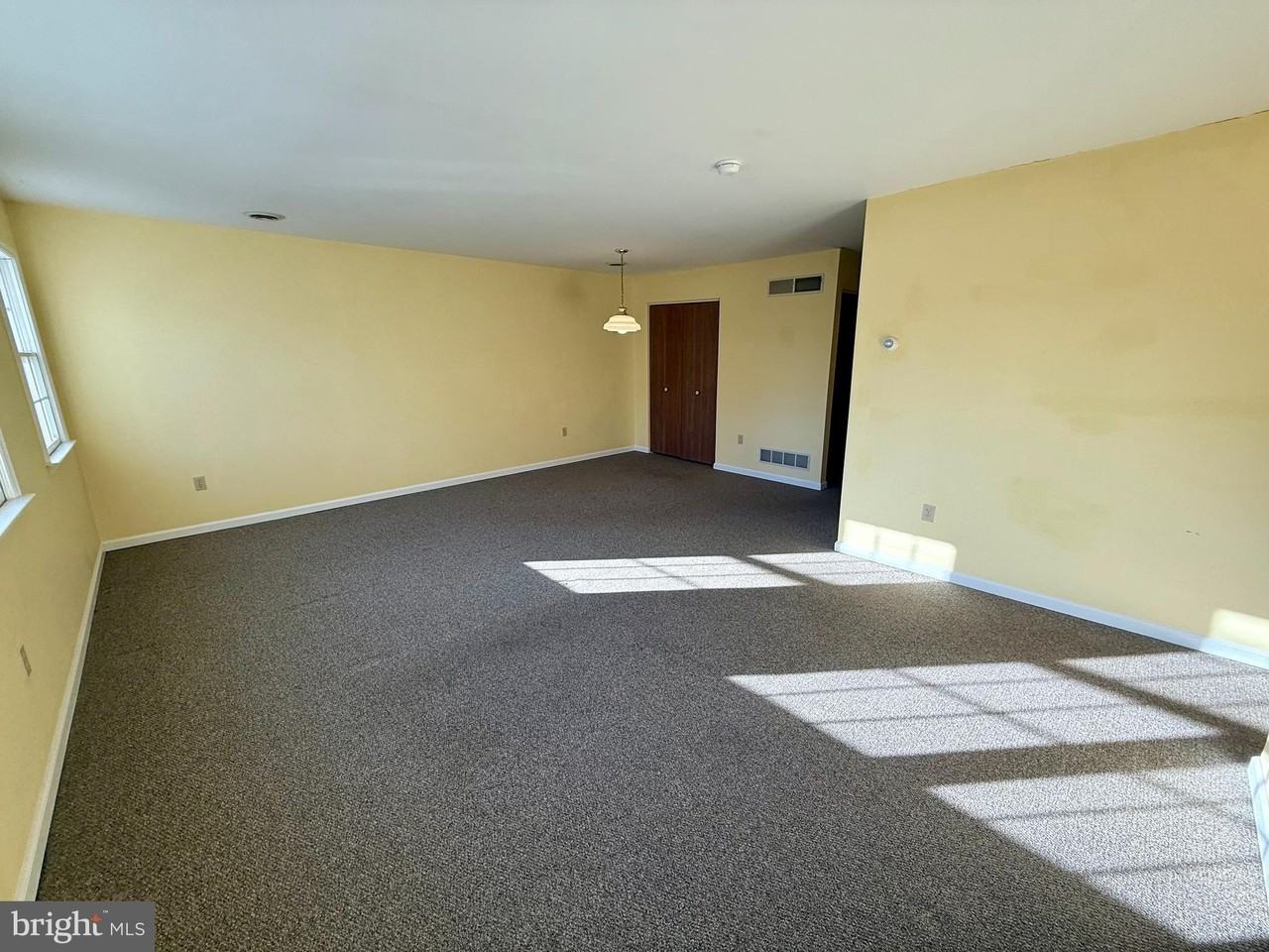 101-B Washington St - Photo 3 of 11