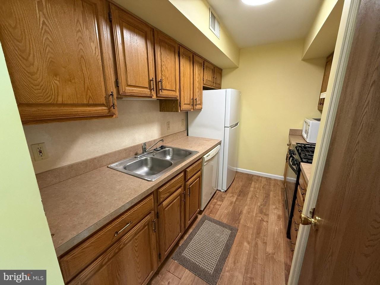 101-B Washington St - Photo 4 of 11