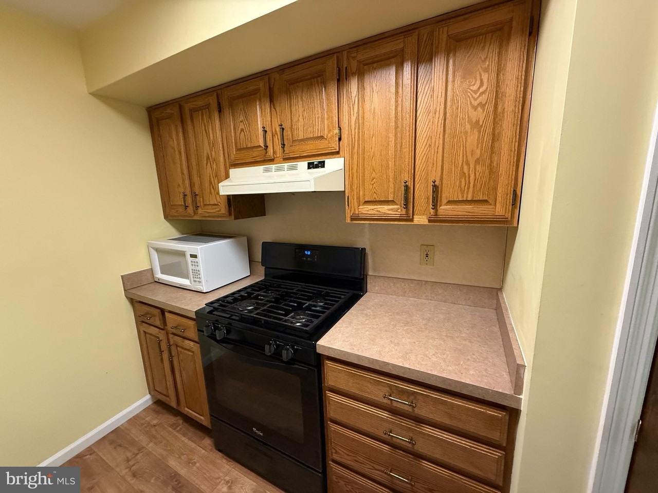 101-B Washington St - Photo 5 of 11