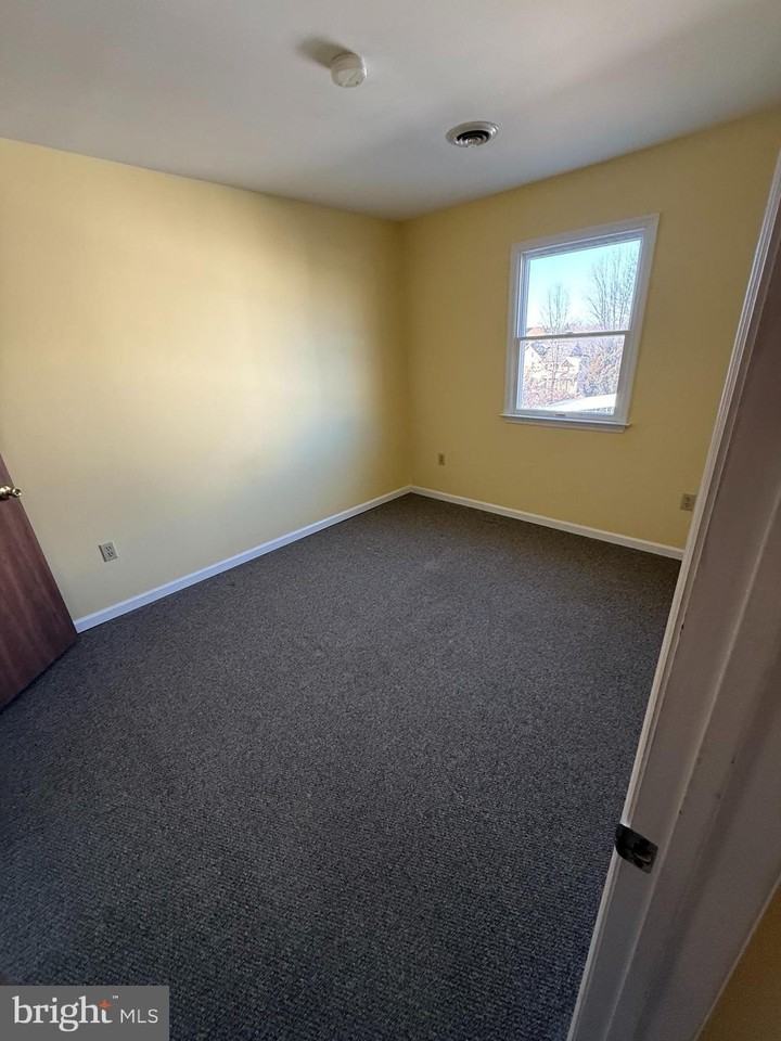 101-B Washington St - Photo 7 of 11