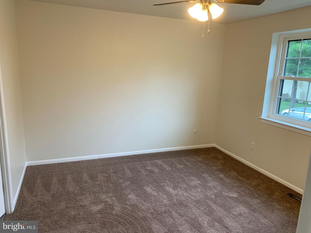 954 Browning Pl - Photo 4 of 12