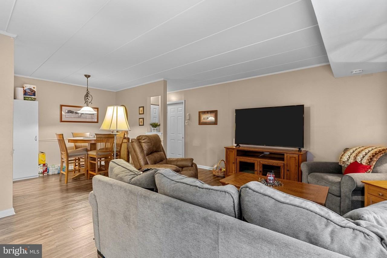 115 Leedom Way - Photo 6 of 32