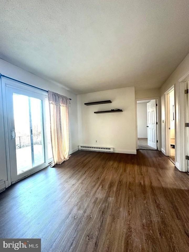 151 W Granada Ave Unit 1 - Photo 2 of 11