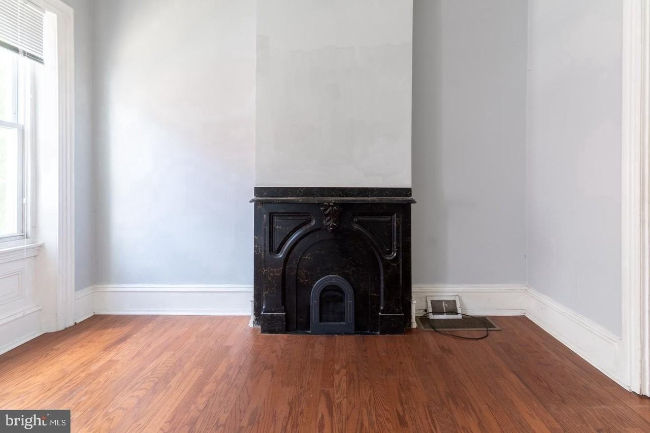 928 S 18th St - Photo 3 of 34