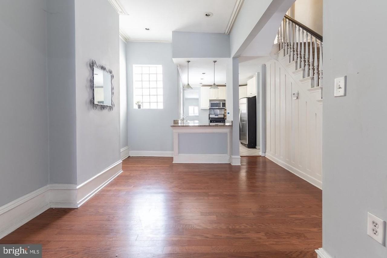 928 S 18th St - Photo 7 of 34