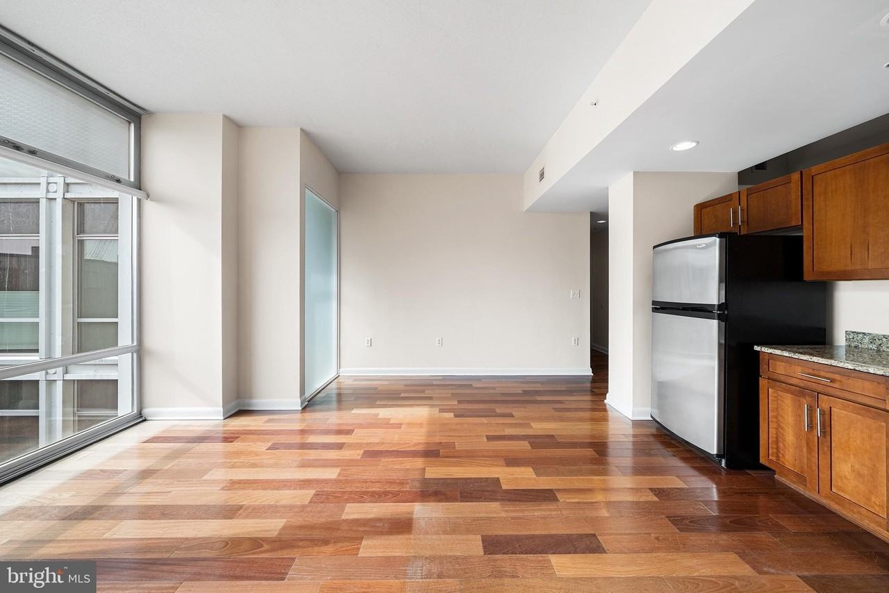 22 S Front St Apt 502 - Photo 4 of 38