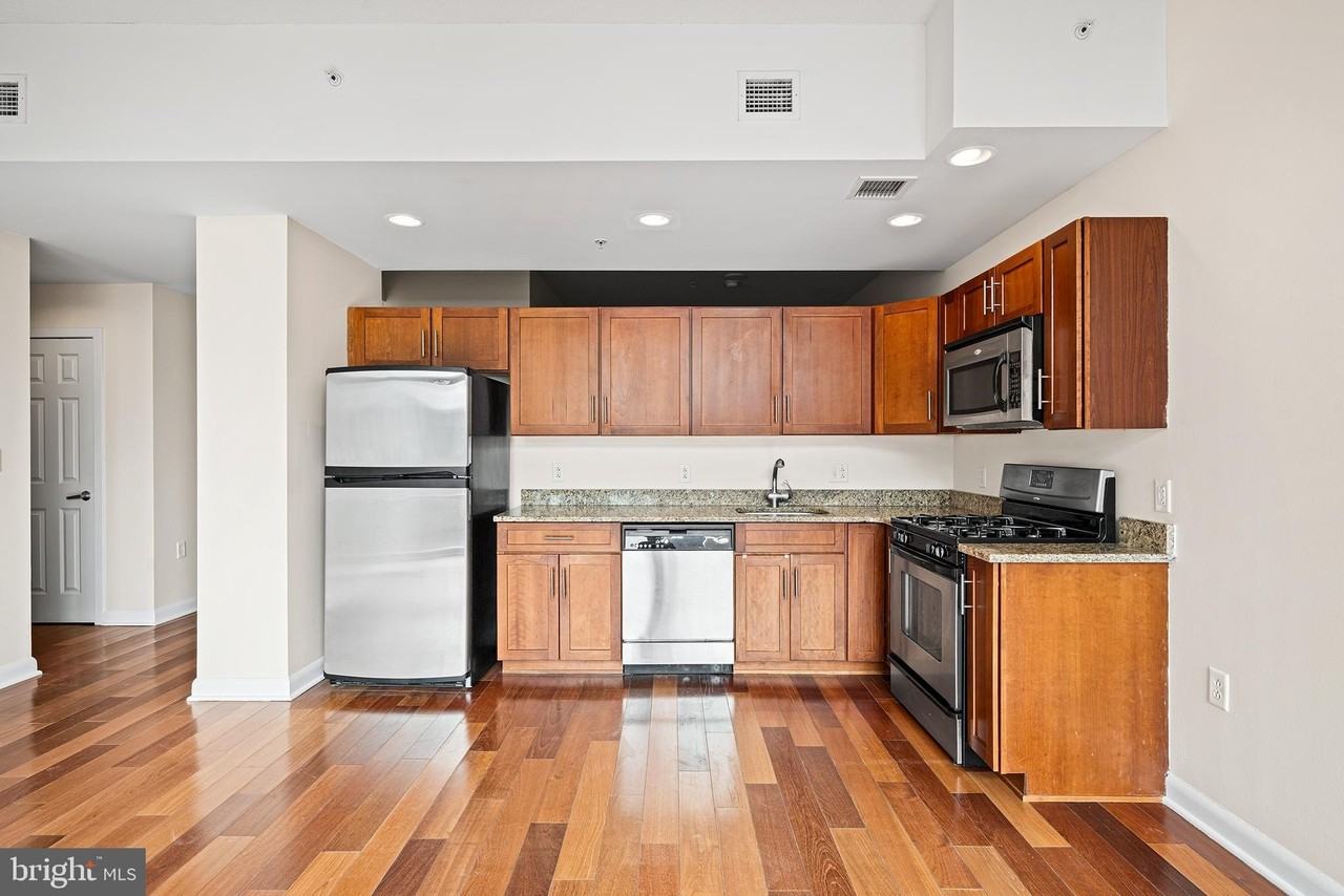 22 S Front St Apt 502 - Photo 6 of 38