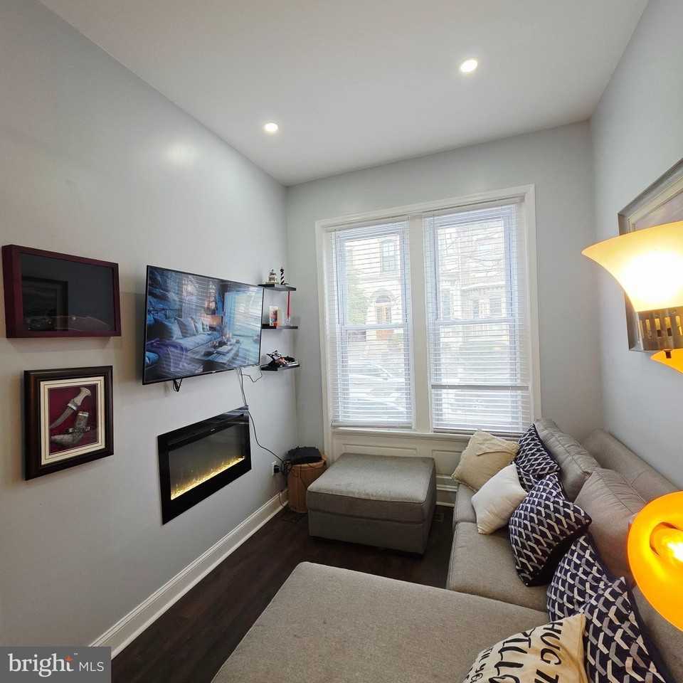 768 N 26th St Unit 1 - Photo 4 of 24