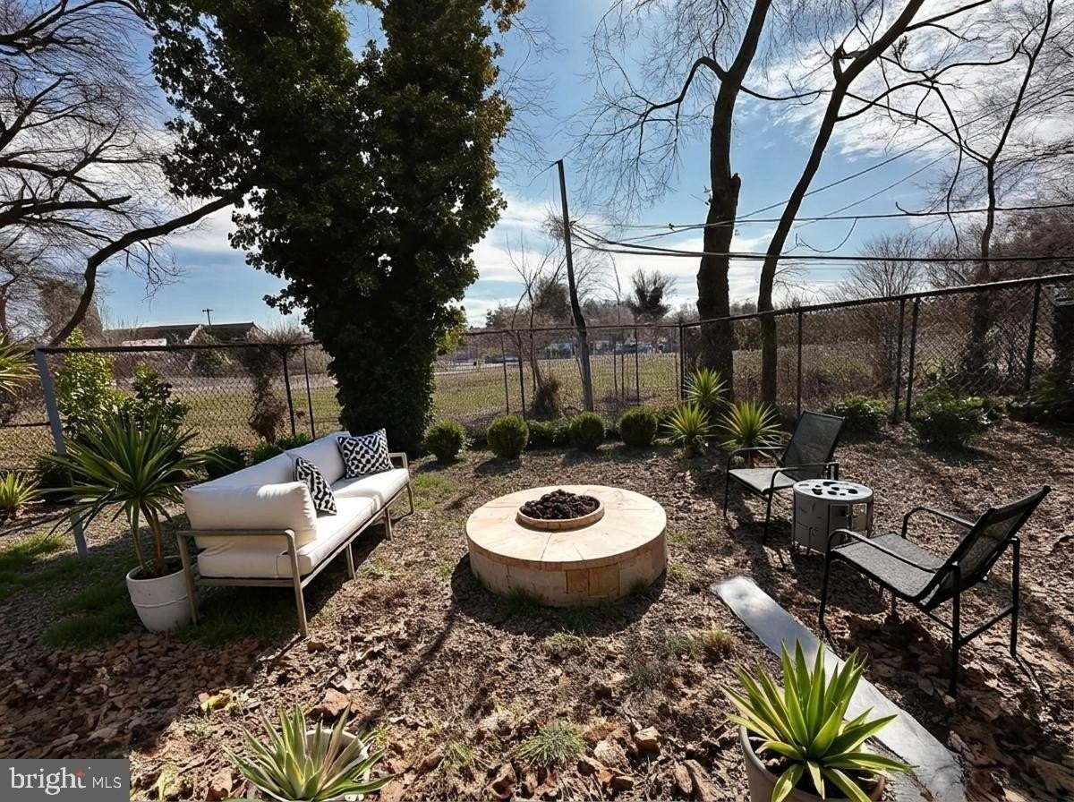 6142 Larchwood Ave Unit 1 - Photo 6 of 22