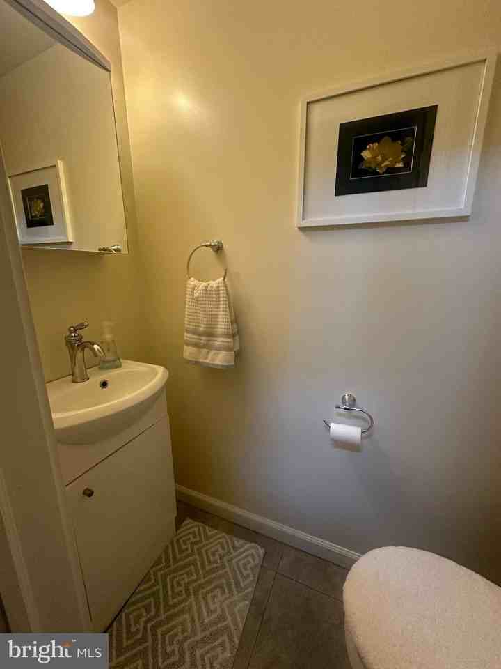 1014 Clinton St Unit 2r - Photo 7 of 16