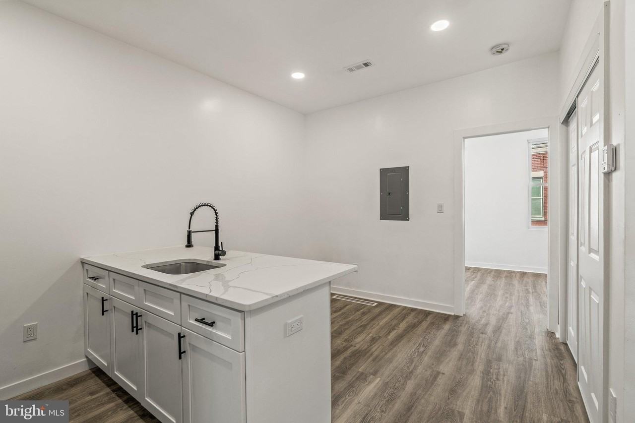 1332 W Toronto St Unit B - Photo 2 of 10