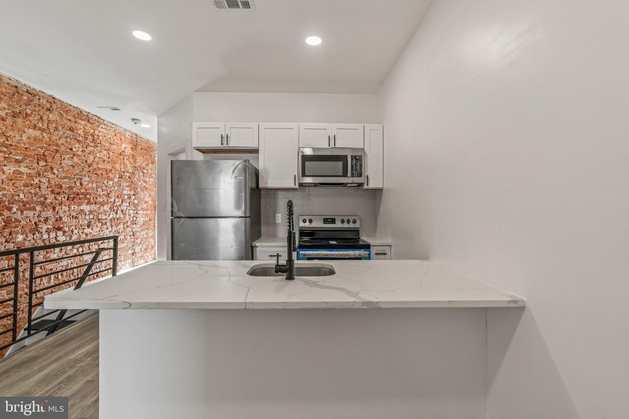 1332 W Toronto St Unit B - Photo 7 of 10