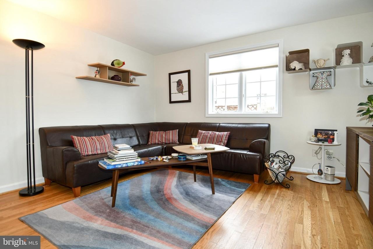 854 N Liberty St - Photo 3 of 41