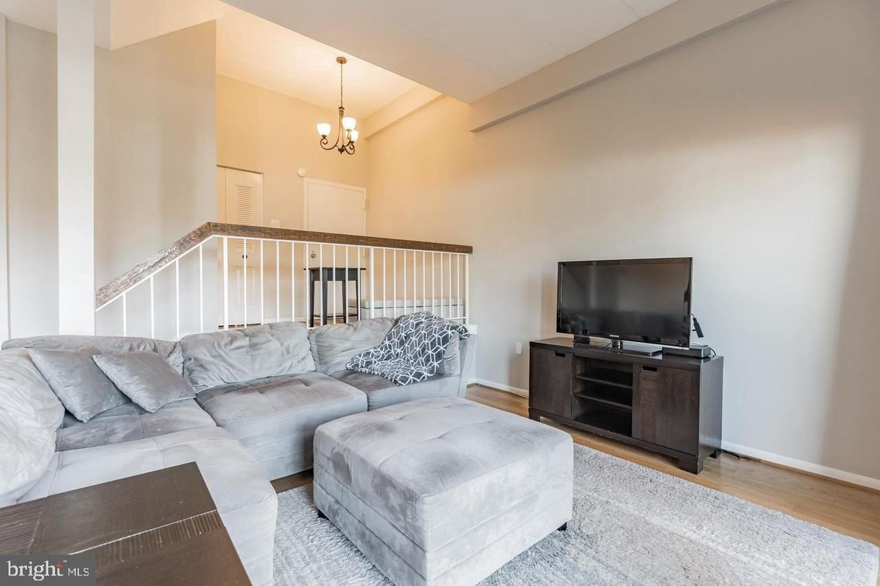 130 Roberts Ln Apt 101 - Photo 2 of 34