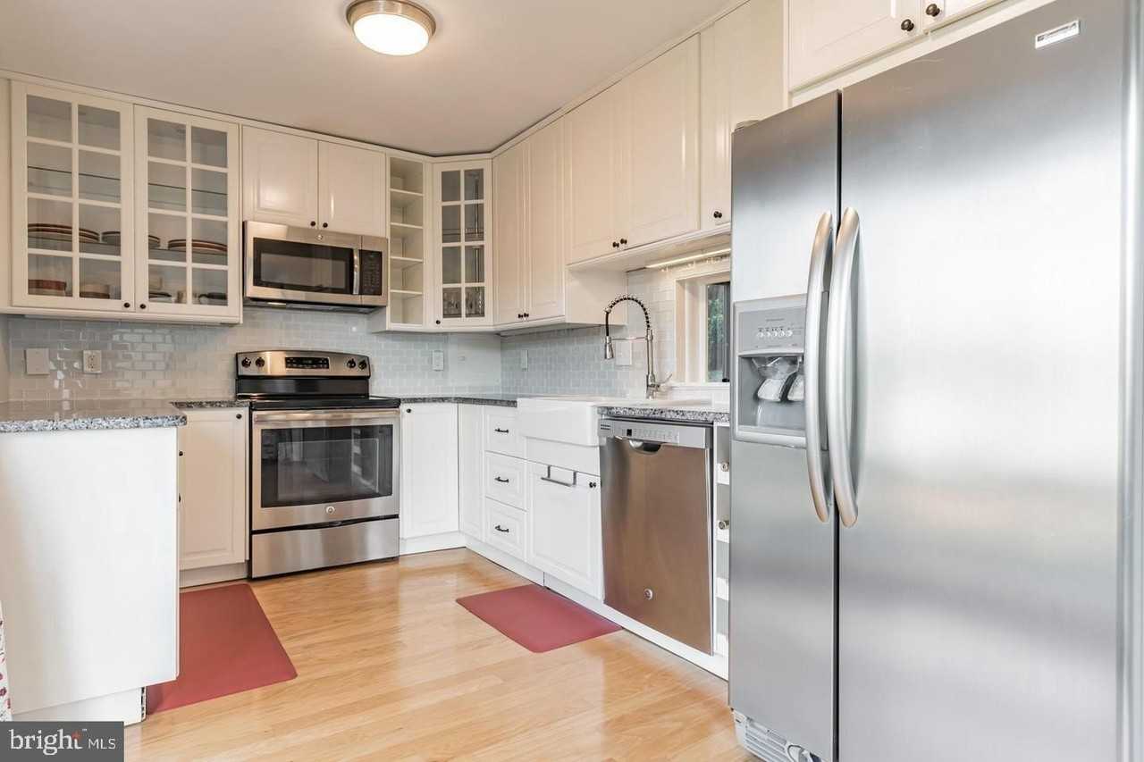 130 Roberts Ln Apt 101 - Photo 7 of 34