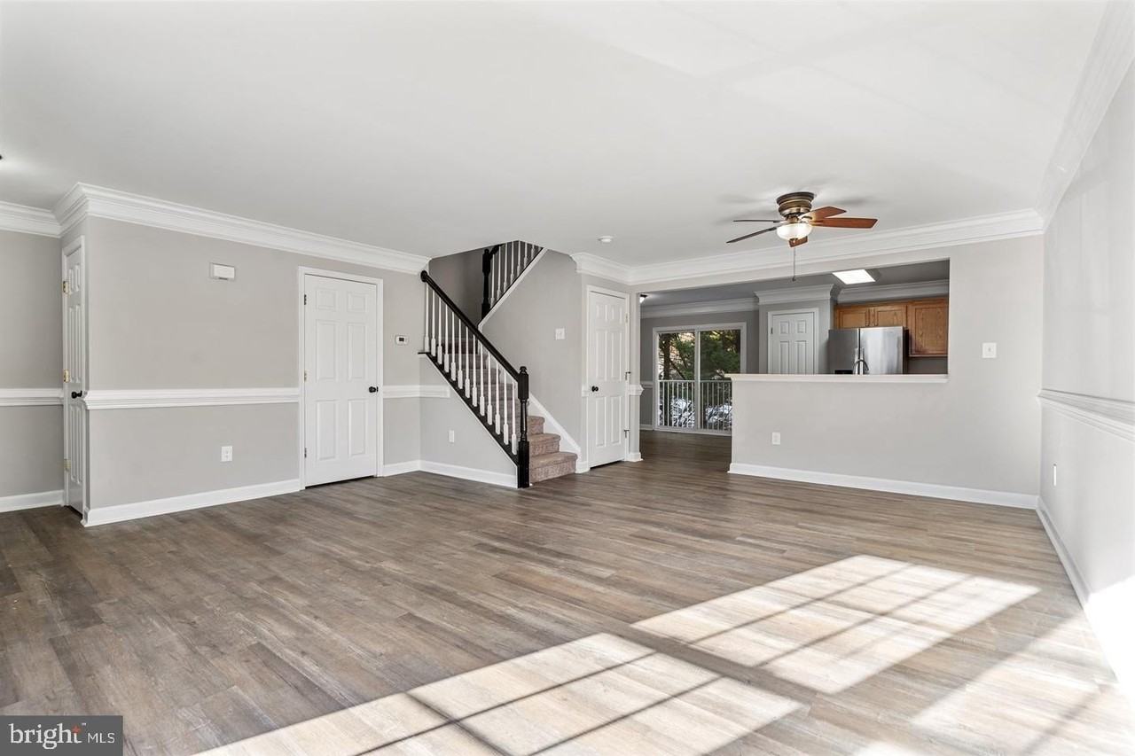 853 Gallows Ct - Photo 3 of 30