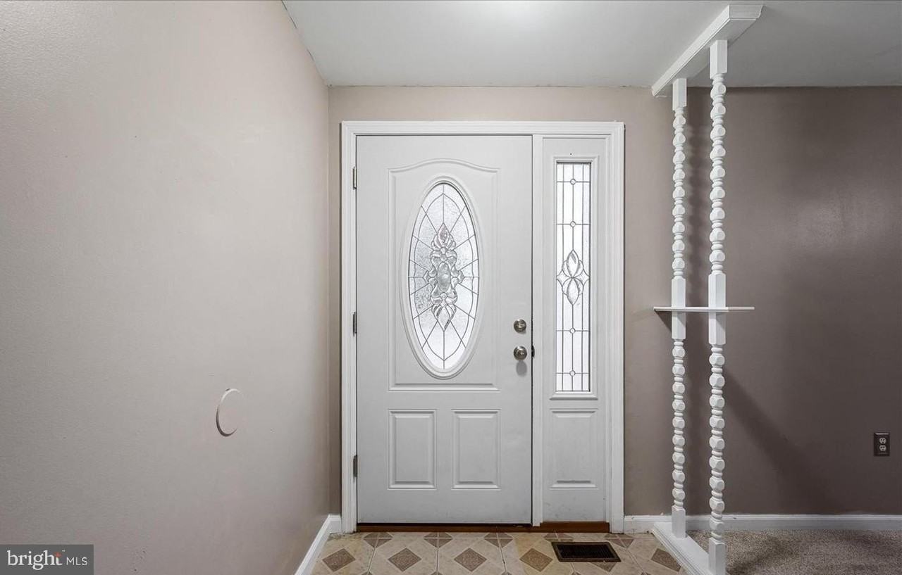 163 Denny Ln - Photo 2 of 35