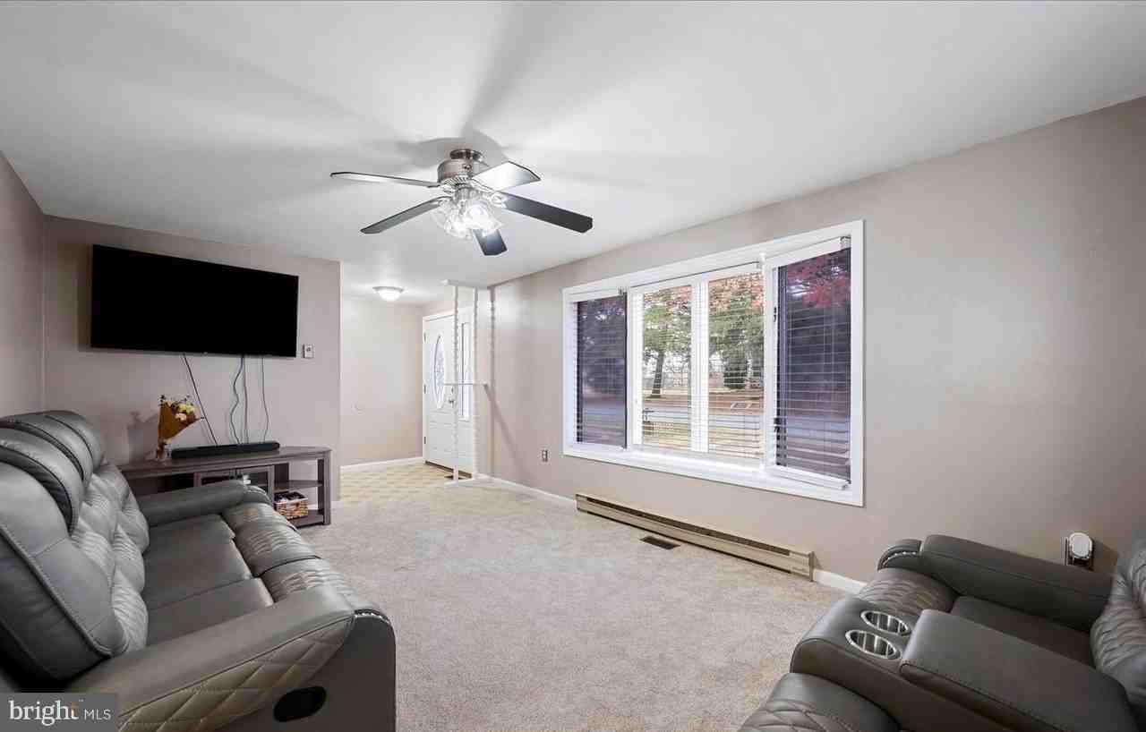 163 Denny Ln - Photo 5 of 35