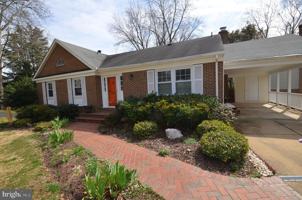 featured image of 6901 Stoneybrooke Ln