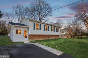 featured image of 8008 Noel St