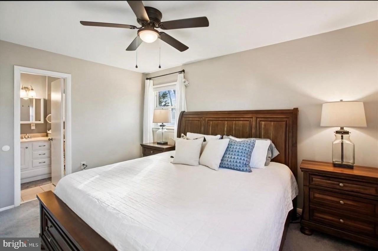 8008 Noel St - Photo 7 of 18