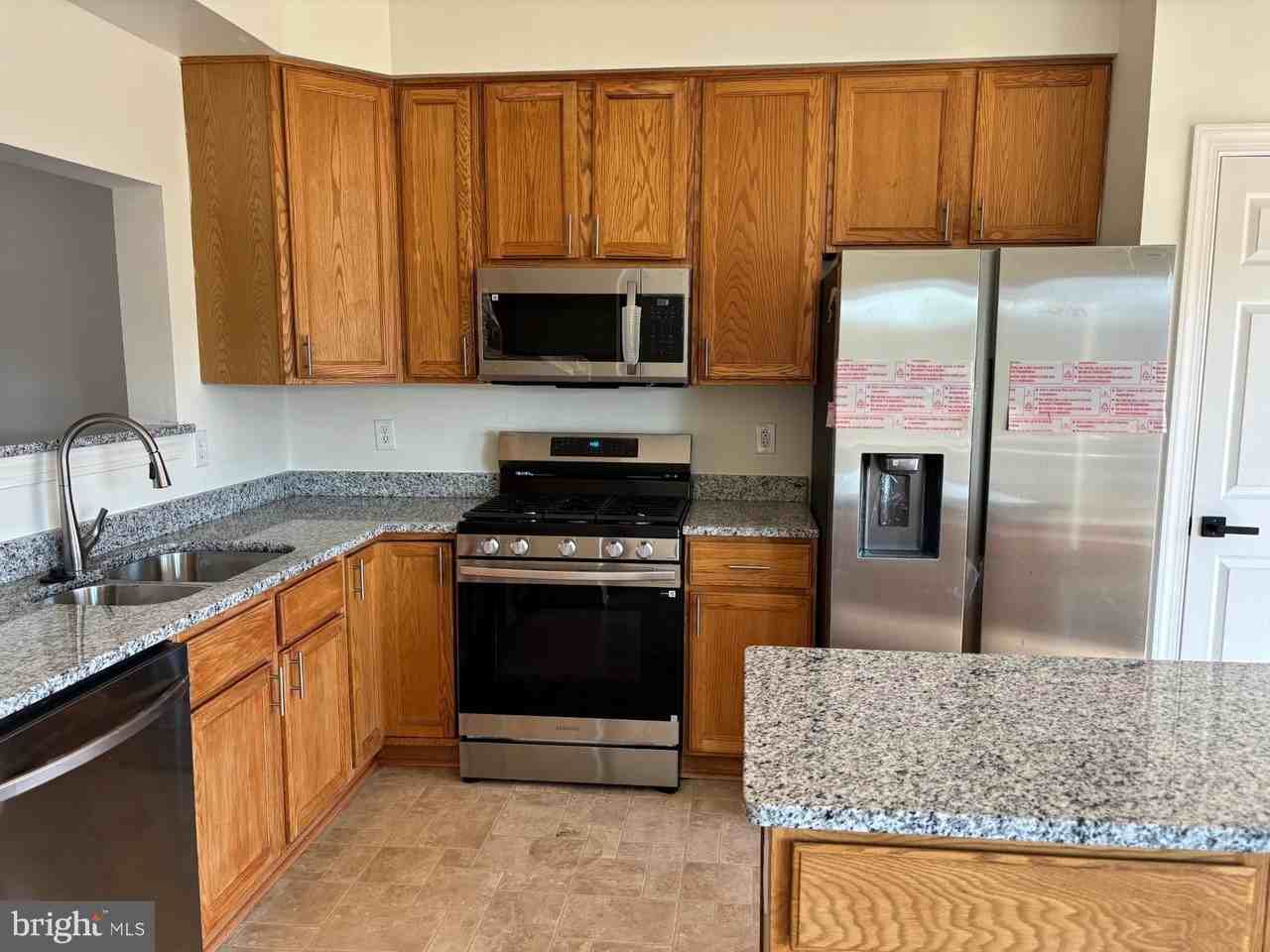 14274 Madrigal Dr - Photo 4 of 23