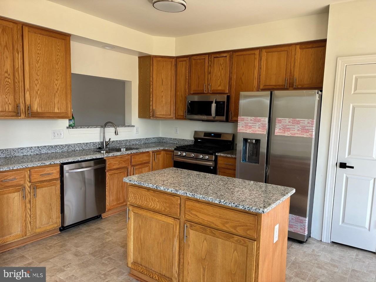 14274 Madrigal Dr - Photo 5 of 23