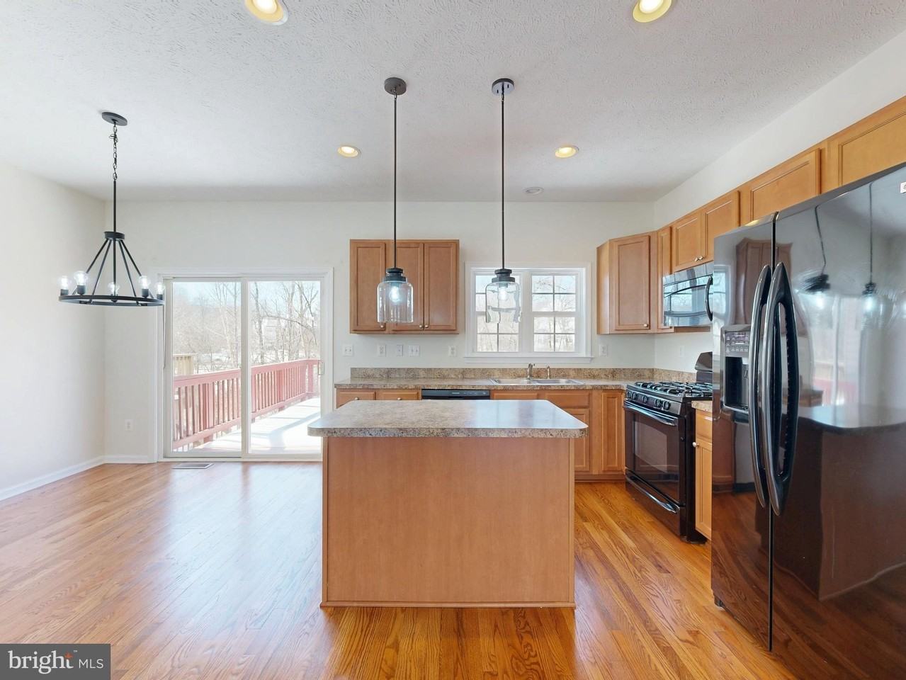 110 Compass Cv - Photo 3 of 32