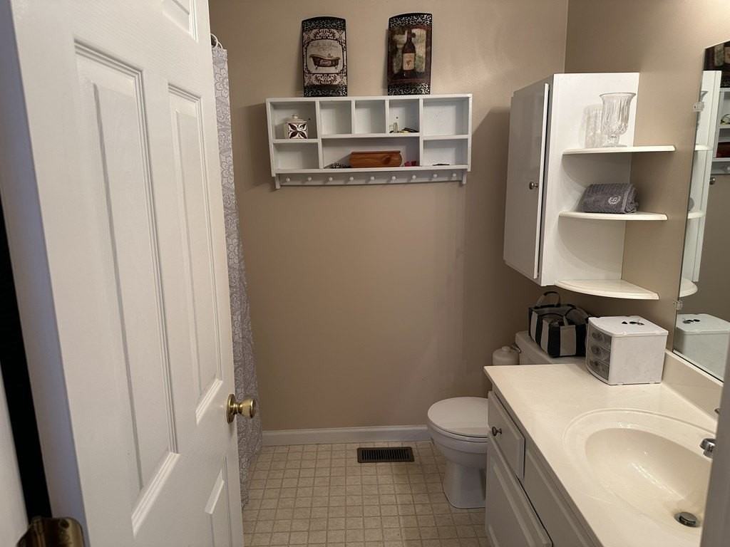 161 Charleston Rd - Photo 5 of 23