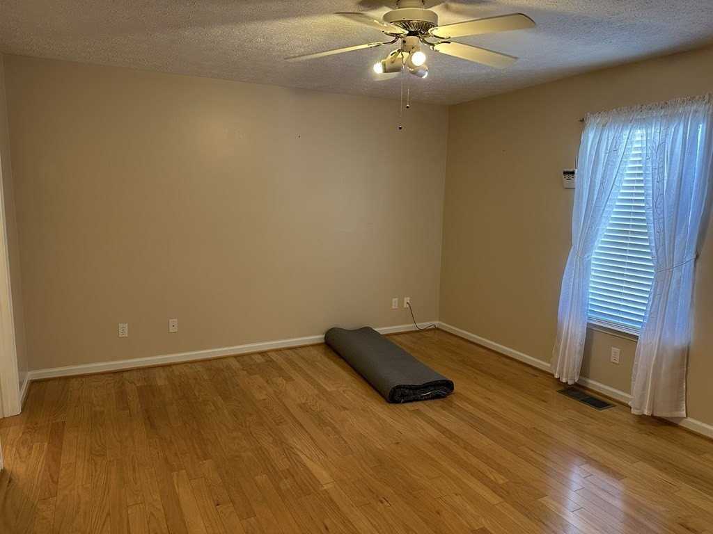 161 Charleston Rd - Photo 7 of 23