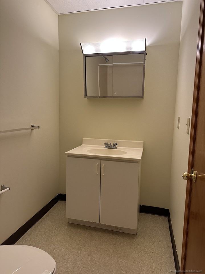 Willow St. & Main St. #404 - Photo 5 of 10