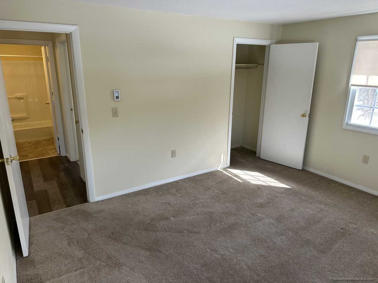 Dinan Dr #24 - Photo 7 of 13