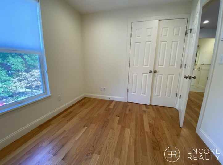 379 Harvard St #03 - Photo 5 of 9