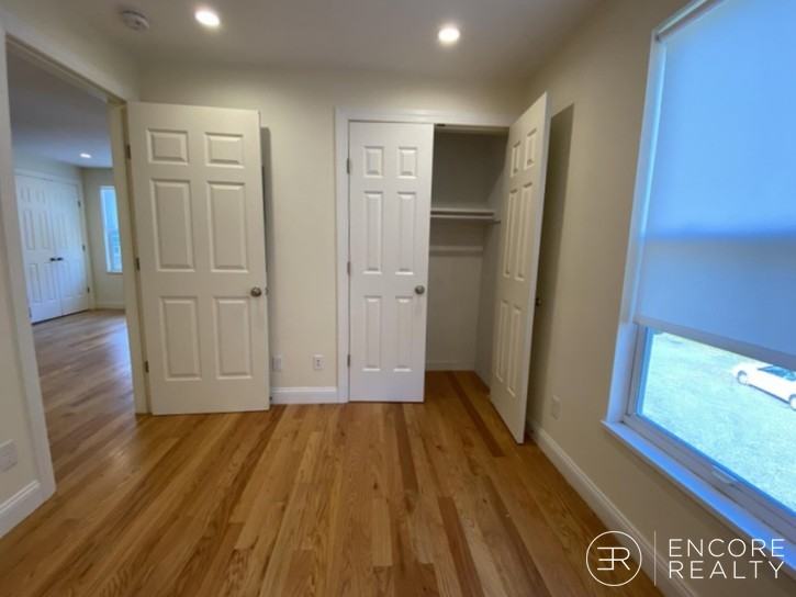 379 Harvard St #03 - Photo 7 of 9