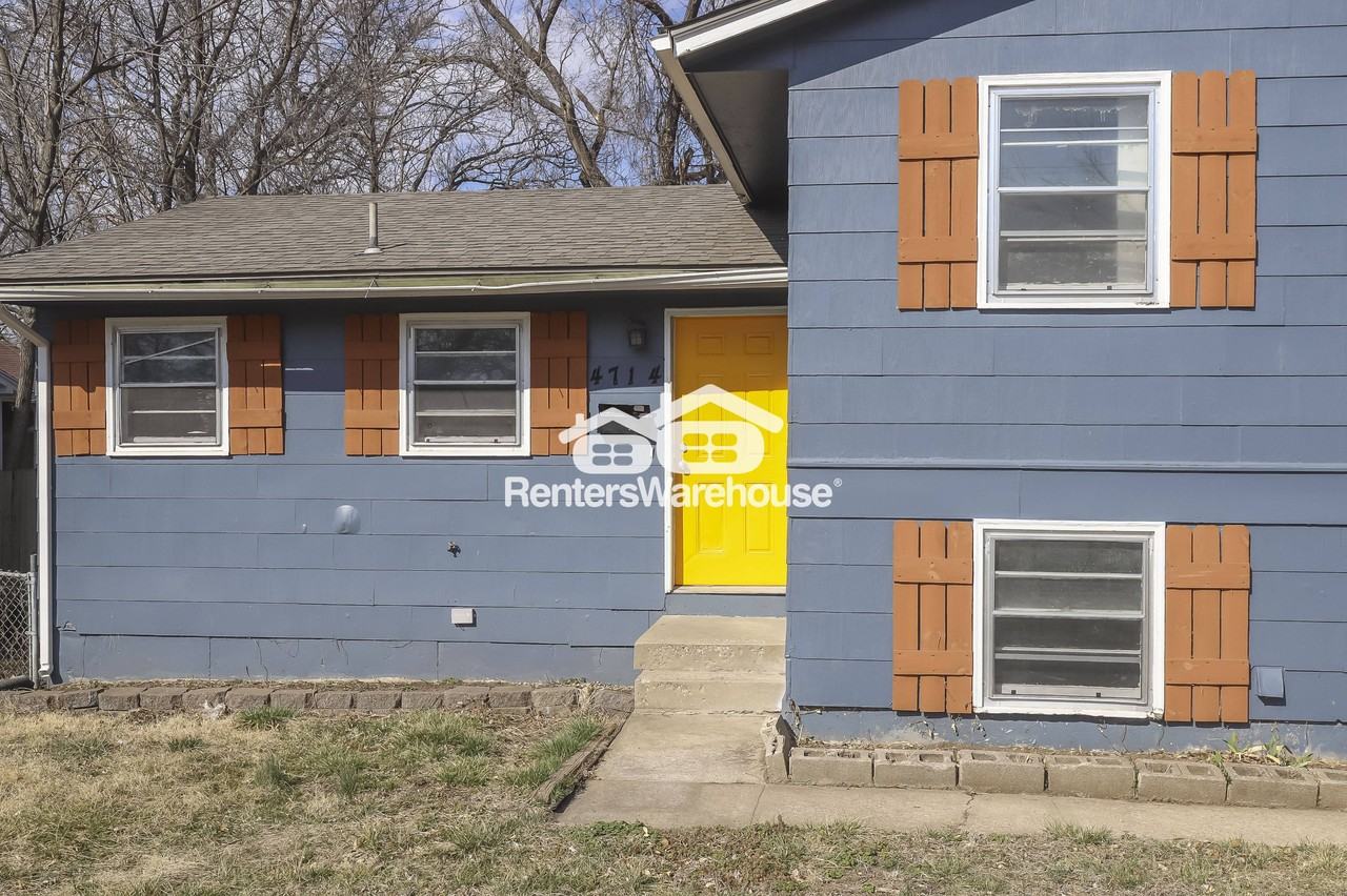 4714 E 40th Ter - Photo 2 of 28