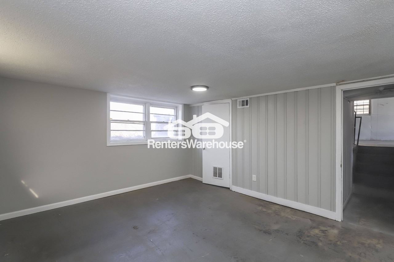 4714 E 40th Ter - Photo 4 of 28