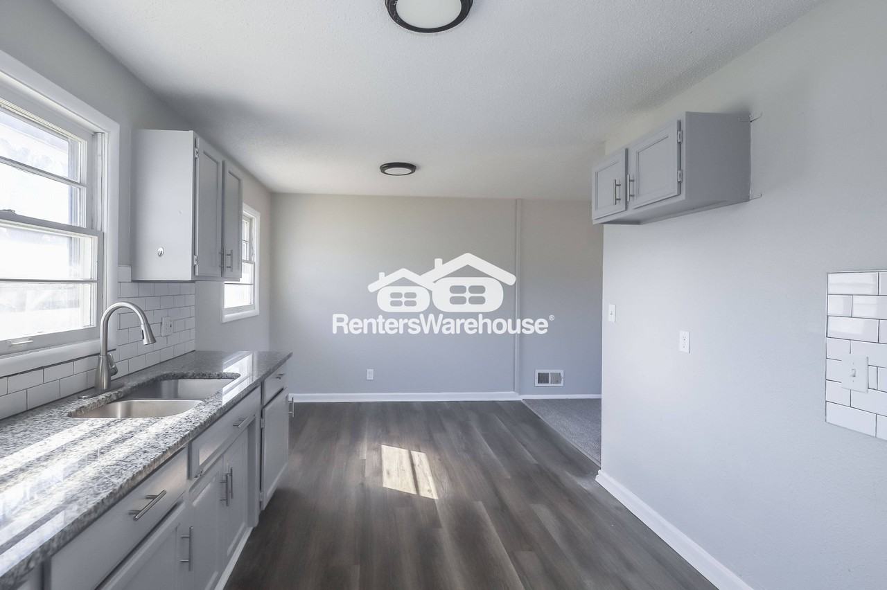 4714 E 40th Ter - Photo 6 of 28