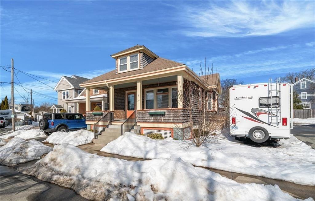 25 Peckham Ave - Photo 3 of 41
