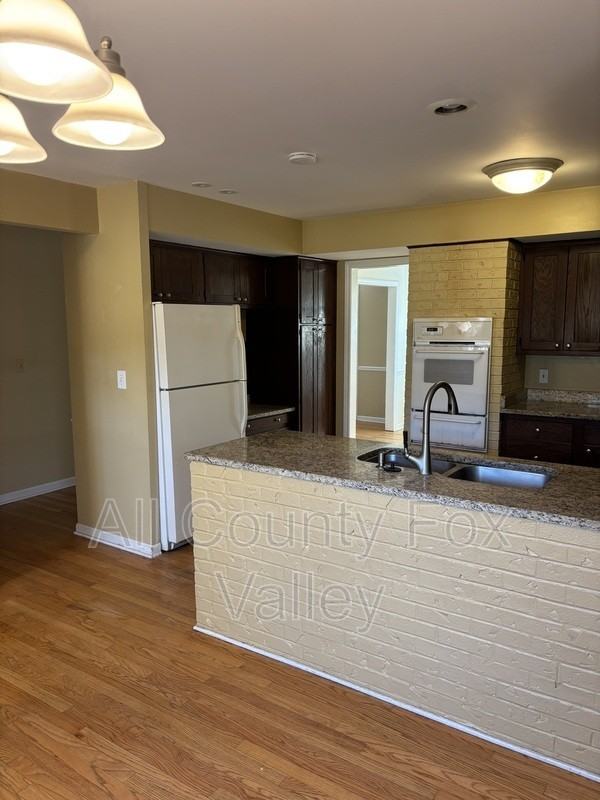 762 E Hillside Ave - Photo 4 of 23