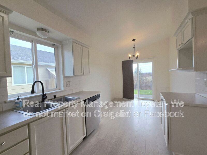 4787 Oyster Dr - Photo 4 of 14