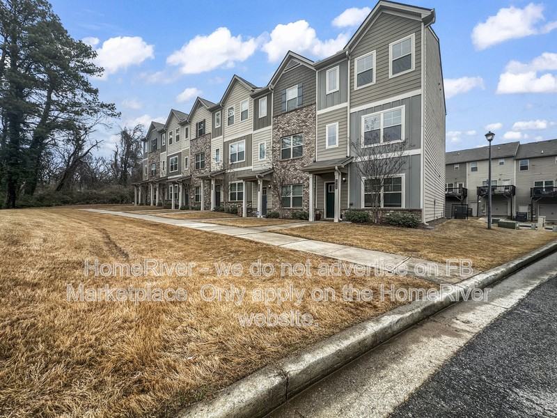 1056 Bayrose Cir - Photo 3 of 20