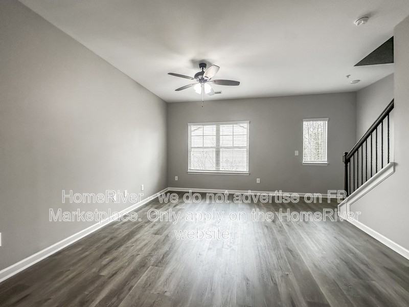 1056 Bayrose Cir - Photo 4 of 20