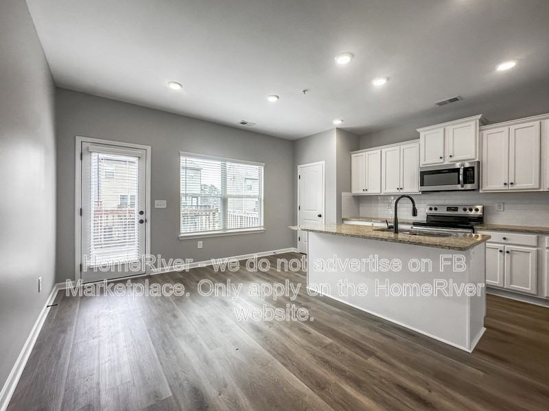 1056 Bayrose Cir - Photo 5 of 20