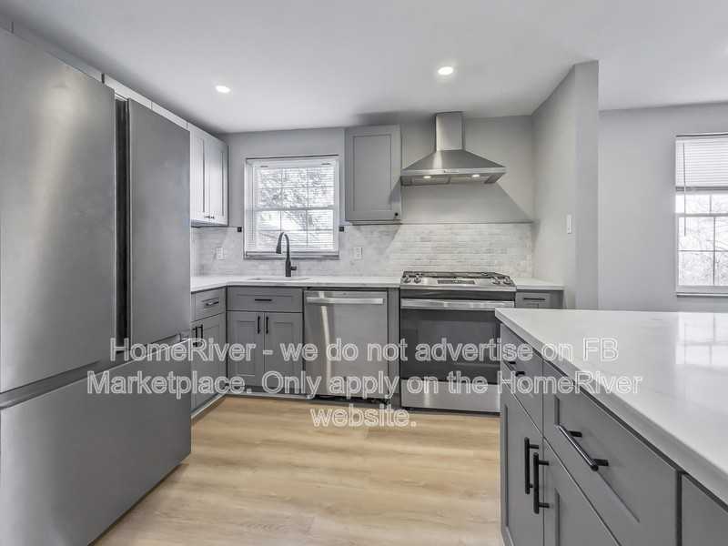 1318 Maryland Ave - Photo 7 of 20