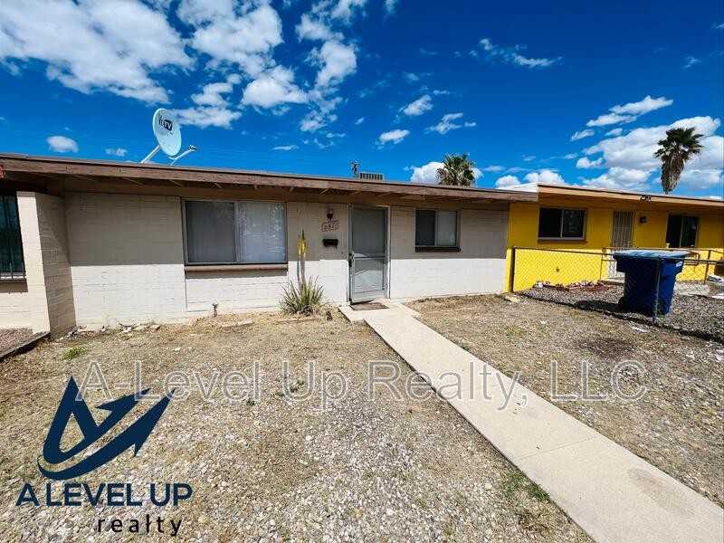 3519 E Ellington Pl - Photo 2 of 23