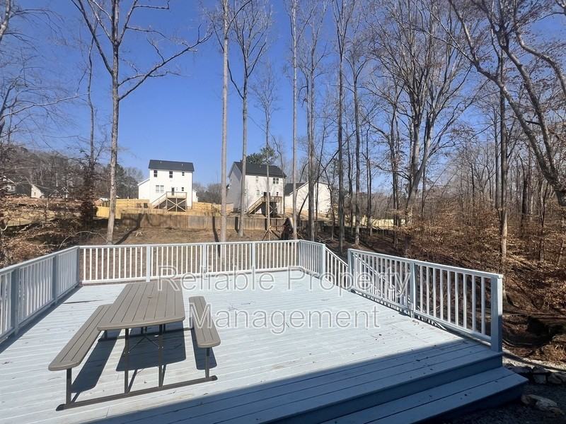 222 Oakdale Ave - Photo 4 of 18