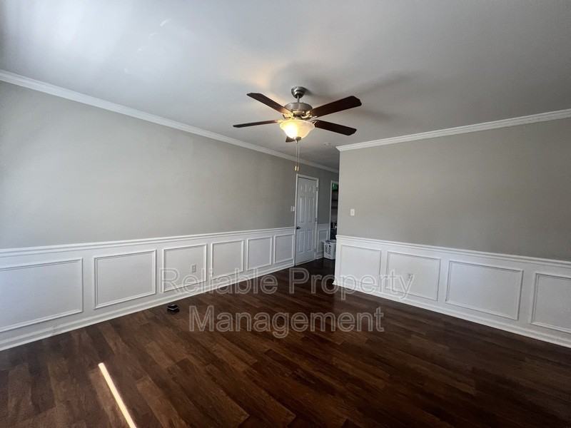 222 Oakdale Ave - Photo 7 of 18