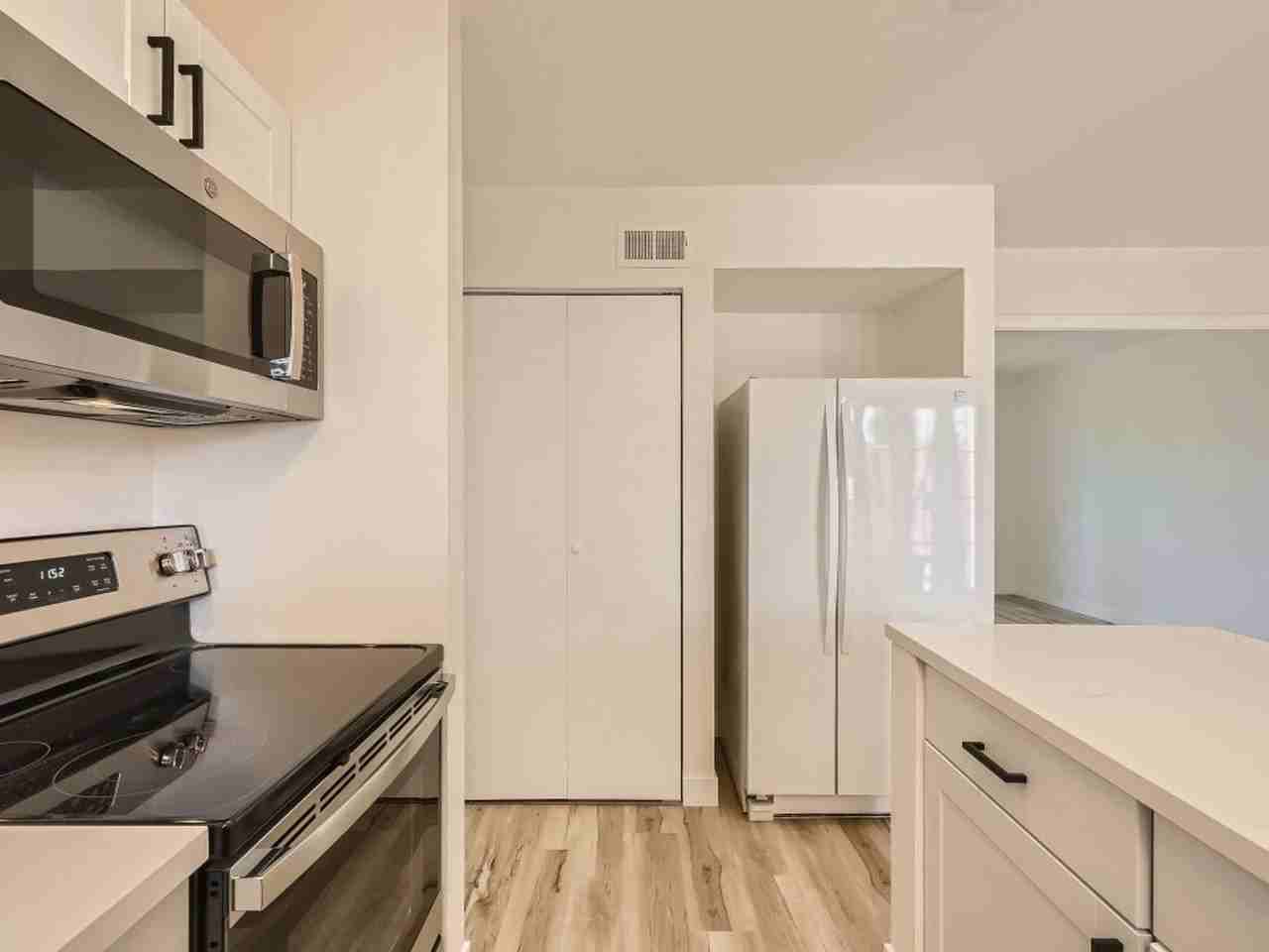 888 Tam O Shanter - Photo 6 of 12