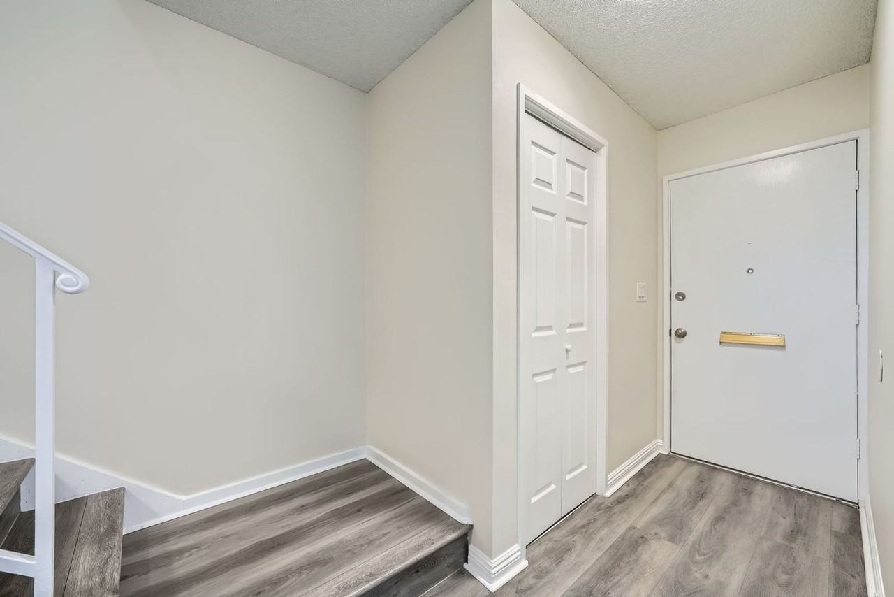 1100 Tam O Shanter - Photo 2 of 13