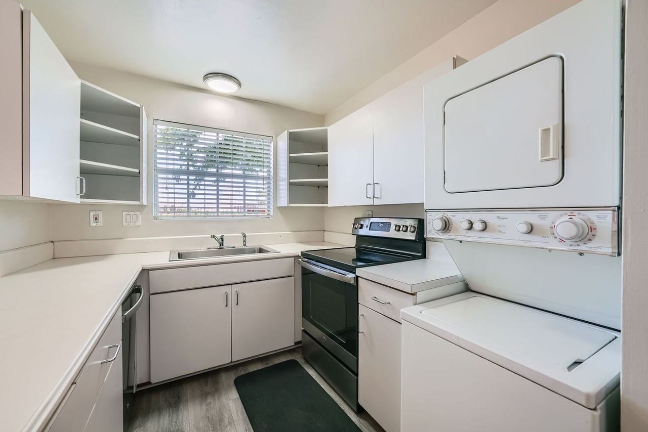 1100 Tam O Shanter - Photo 5 of 13